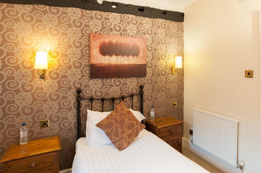 Отель Bacon Arms, Newbury Ньюбери Экстерьер фото