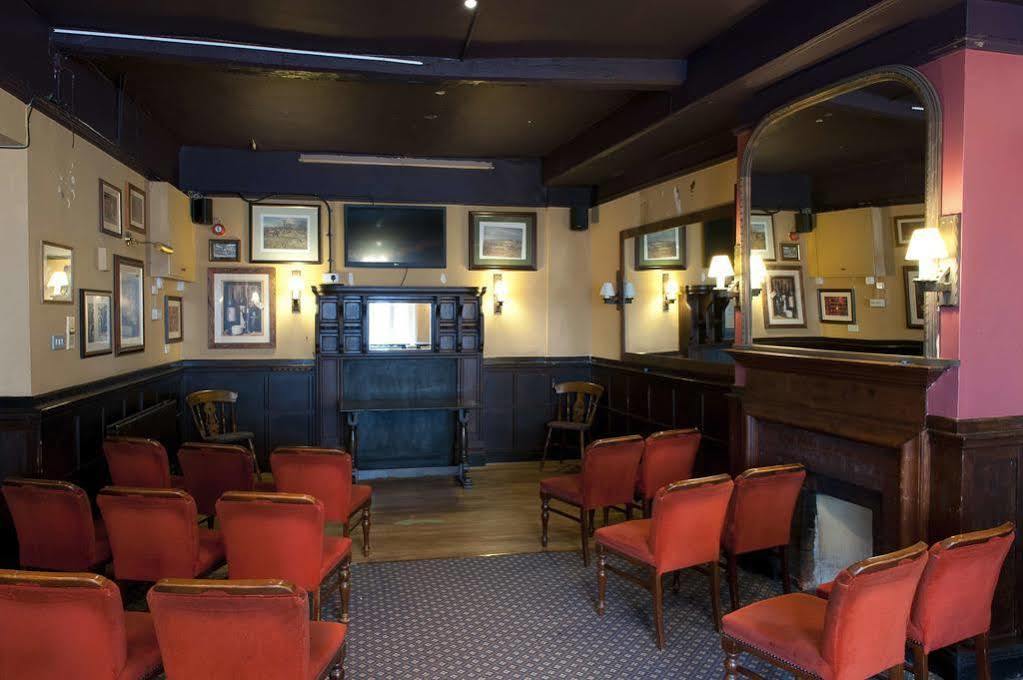 Отель Bacon Arms, Newbury Ньюбери Экстерьер фото