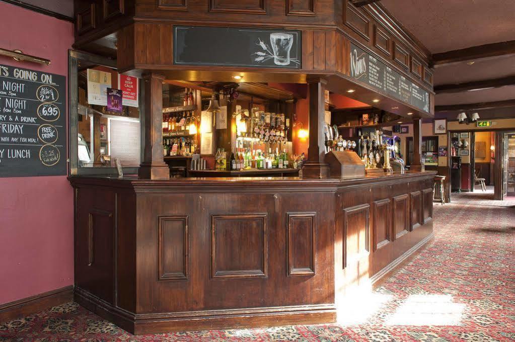 Отель Bacon Arms, Newbury Ньюбери Экстерьер фото