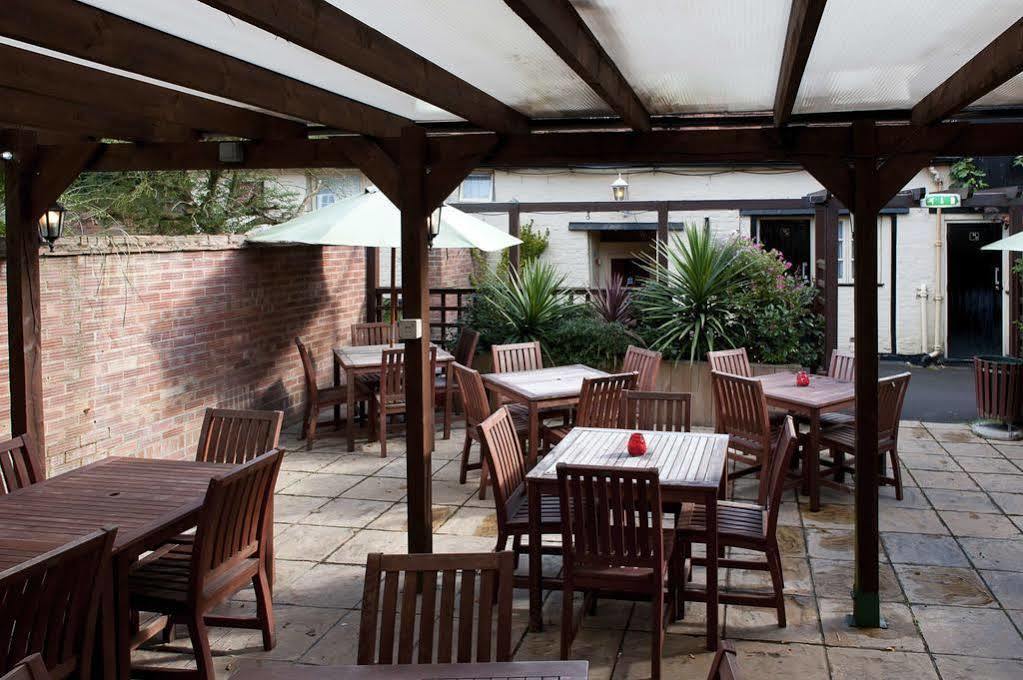Отель Bacon Arms, Newbury Ньюбери Экстерьер фото